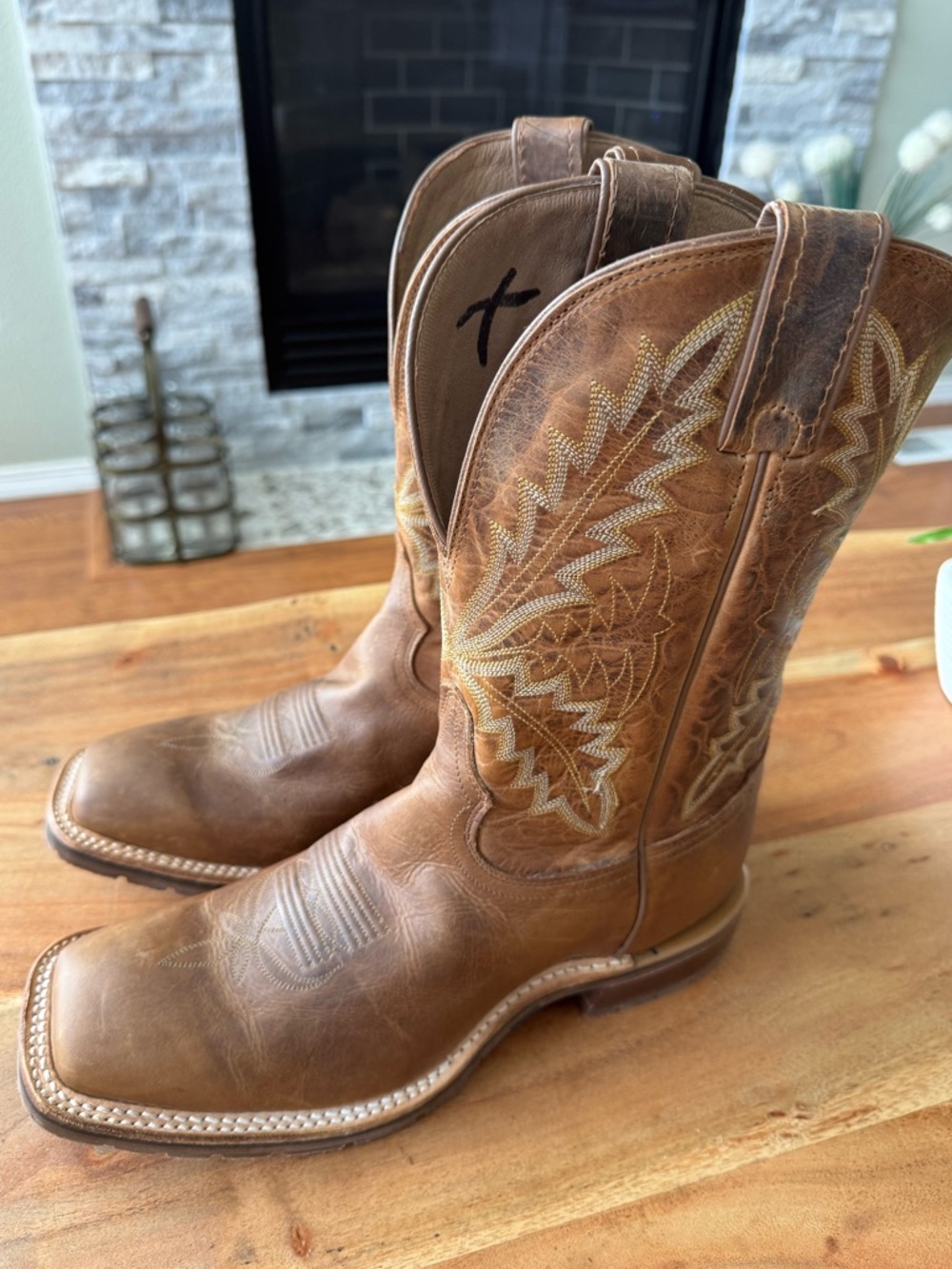Tony Lama Brown Leather Western Cowboy Boots with Tan Stitching